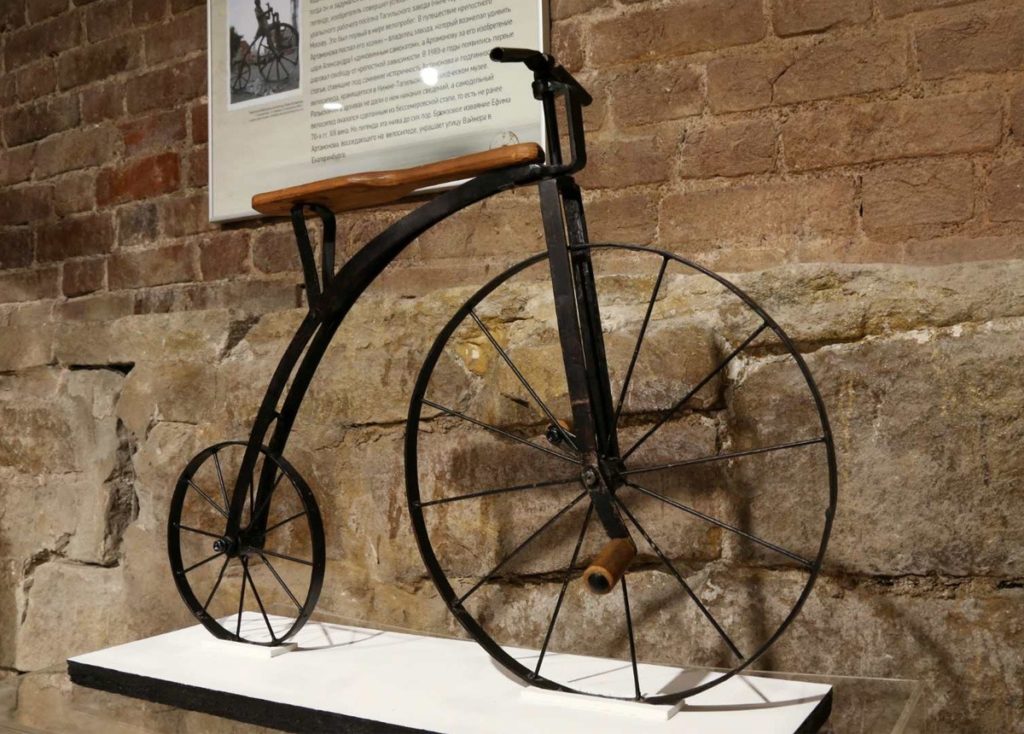 Представлен первый в мире велосипед (1801)