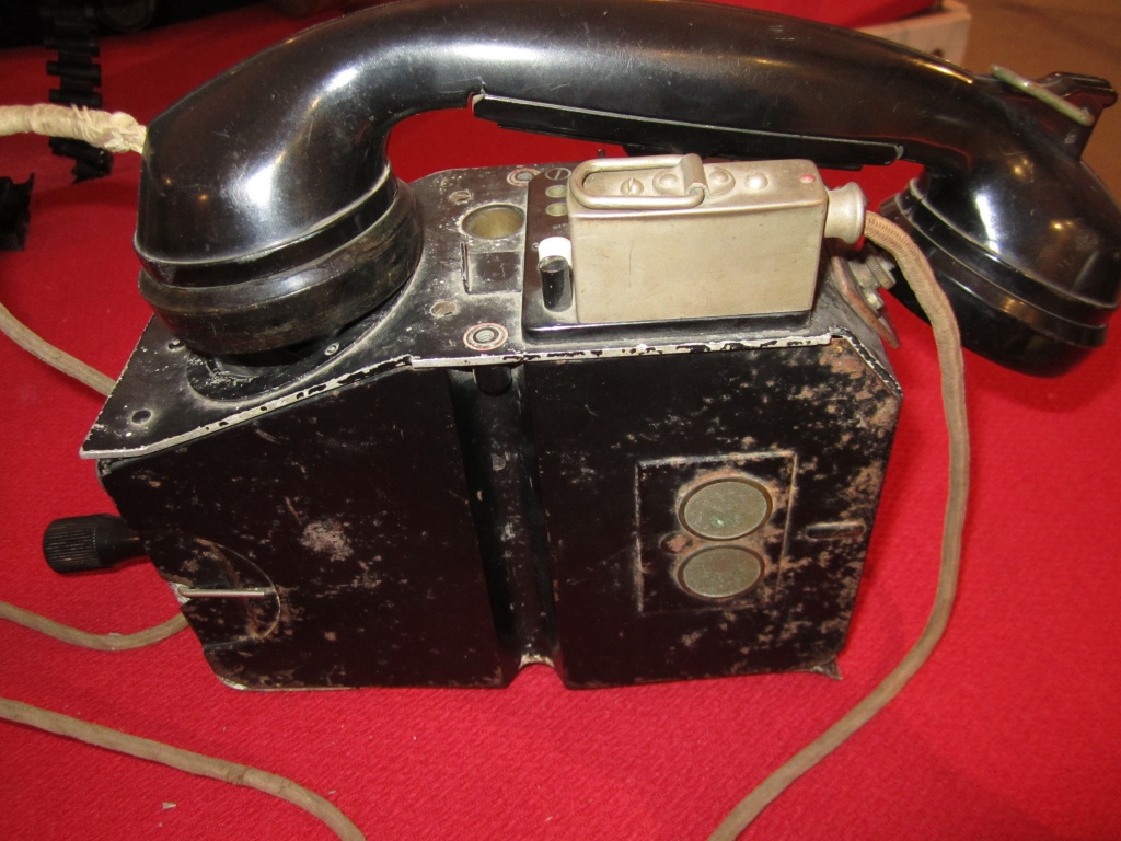 3 Телефонный полевой аппарат.  1937-40 гг. АВИМ_ОФ_7002