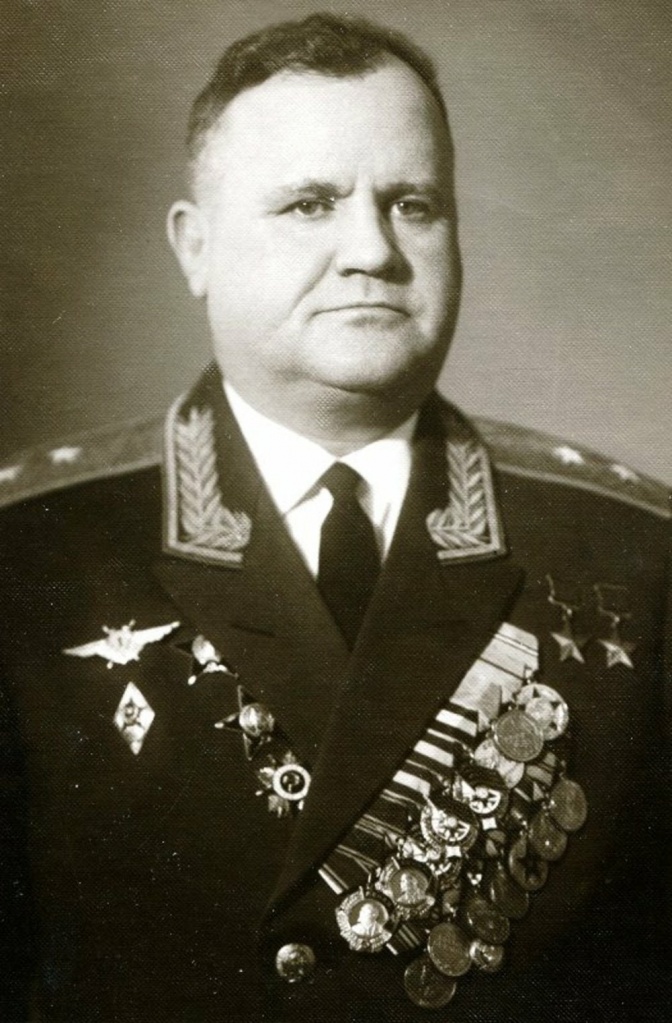 Дважды Герой Советского Союза Николай Дмитриевич Гулаев