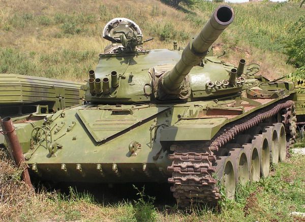 25 Танк Т-72 Произведён на Нижнетагильском танковом заводе 1973-93 гг.jpg
