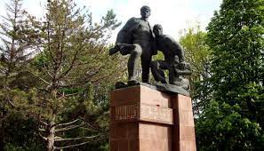 Памятник подпольщикам в Симферополе.jpg